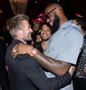 鏡頭能把手表拍得這么清楚