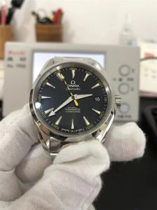 vs廠歐米茄復刻表大黃蜂搭配8508機芯對比正品也毫不遜色？（VS廠復刻表海馬150大黃蜂做工細節）